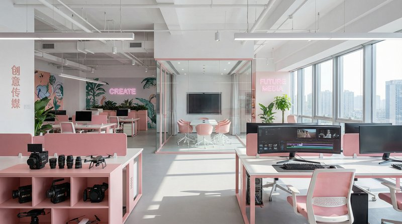 探花影视传媒公司办公环境